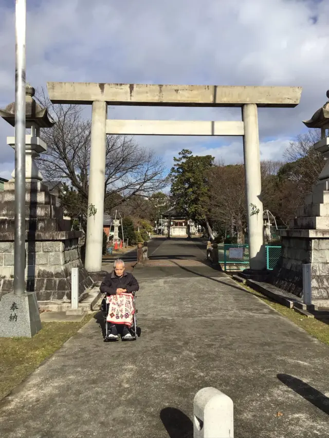 こんにちは、楓の間です🍁
今年もよろしくお願いします🙇
遅めの初詣に1名の方と行ってきました。
寒いと言われながらも無事にお参りすることができました。
2026年もいろんなところへ出かけれるようにしていきたいと思います