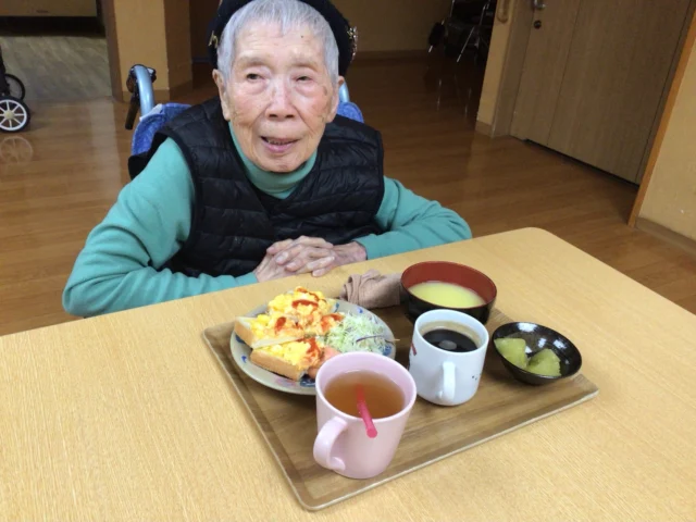 久々のモーニング^_^
いつもと違う朝ごはんに、「いつもこんな感じがいい」と喜ばれていました♪
このあたりはモーニングを食べてお喋りする習慣があるので…
朝はモーニング🥰が定番な方が多くいらっしゃいます💖
またやりたいねー

#モーニング
#桐の間
#葉栗の郷