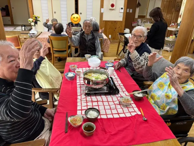 気ごころの家２月のイベントは鍋パーティーです🍲✨  寄せ鍋、ごま豆乳鍋、変わり種のトマト鍋、スガキヤ鍋を用意しました。
今日のような寒い日にワイワイおしゃべりしながらの鍋は身も心も温かくなりました☺️  おやつ編に続きます💕  #気ごころの家 
#小規模多機能型居宅介護 
#小牧市
#鍋