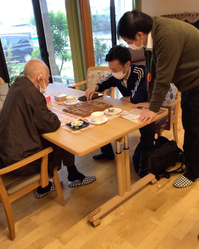 本日、オレンジカフェ☕️ゆとりを開催しました♪
ご近所の方達も来てくださりカラオケ🎤や将棋をし、楽しい😃時間を過ごすことができました✨  来月は10日です😊皆さま是非いらしてください🎶
お待ちしています🤲  #地域密着型特別養護老人ホームゆとりの郷 
#介護
#オレンジカフェ
#ユニットケア
#喫茶店
#一宮市
#愛知県
#社会福祉法人元気寿会