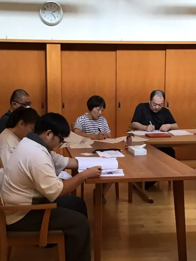 9日午後からは研修を2つ行いました。
14時からは主任による「ユニットリーダー研修施設の役割」15時からは施設長による「ユニットリーダーの使命　理念に向かって」です。
ユニットケアの制度に基づきユニットケアを行うということを再確認しました。
ゆとりの郷がご入居者、ご家族にとって心地よい住まいになるよう、これからも職員一同頑張ります💪  #ユニットリーダー実地研修施設
#ユニットケア
#ゆとりの郷
#愛知県一宮市
#研修